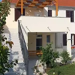 Apartamento Vami With Sea View Murter