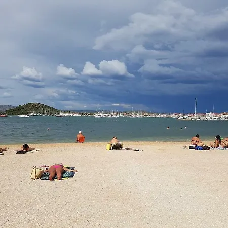 Vami With Sea View Apartamento Murter