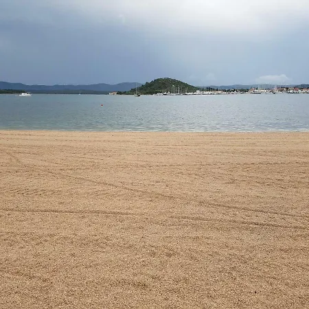 Vami With Sea View Apartment Murter